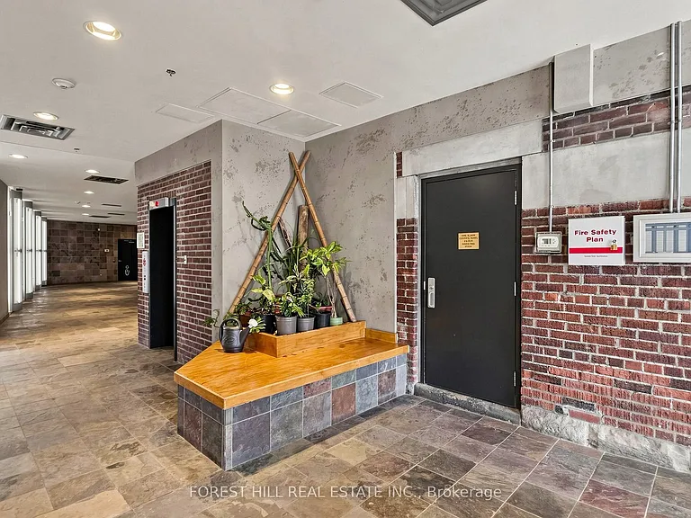 21 Nassau St #301 — Photo 20