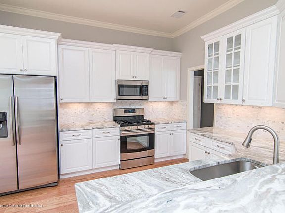 5th image of 8 Heathersway Ct