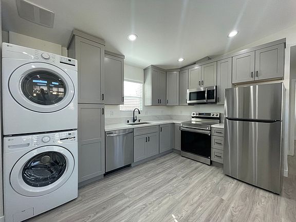 3rd image of 1744 Richard St