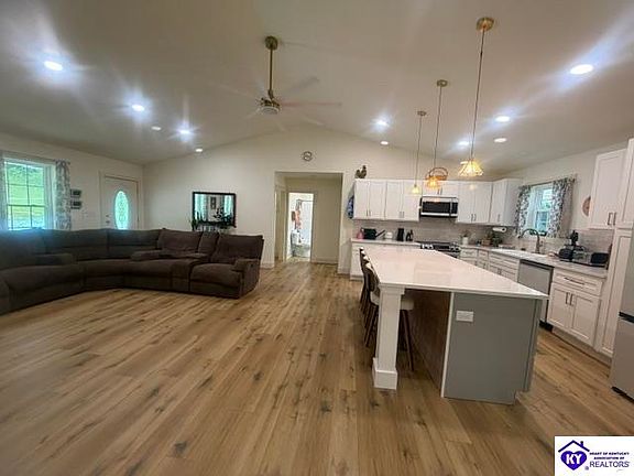 3rd image of 75 Frank Dean Ln