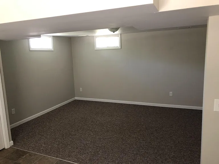 425 Oak St — Photo 2