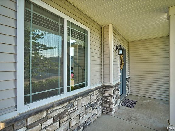 5th image of 320 Hidden Riv E