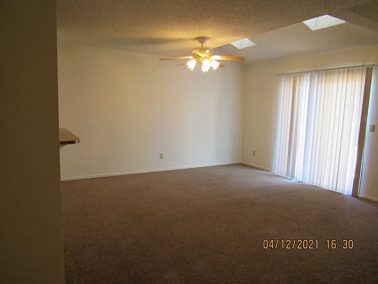 375 Wildrose Ln — Photo 3
