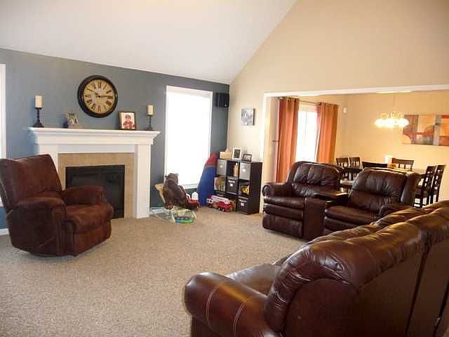 2nd image of 652 Sandstone Dr