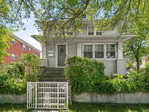 4th image of 2950 Randall Avenue