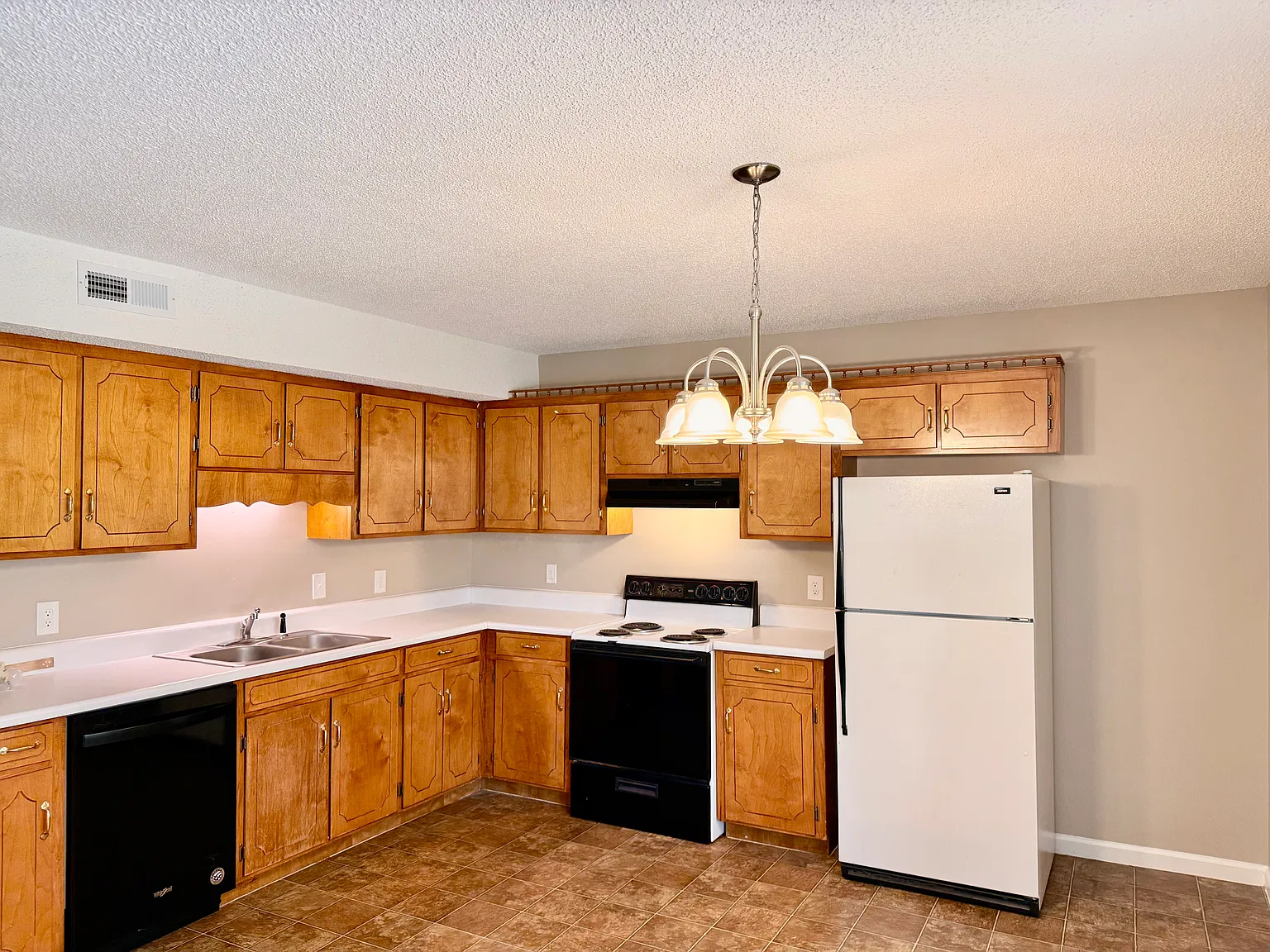 2 bed, 1.5 bath, 1120 sqft, $1,000 — Photo 3