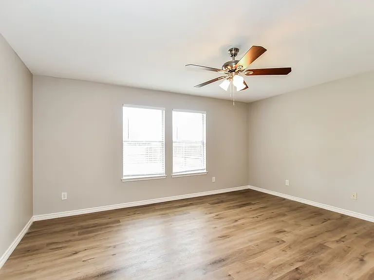 1401 Buckingham Dr — Photo 10