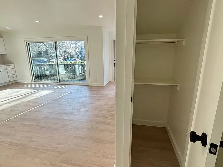 529 W. Victoria - 1236 San Pascual — Photo 21