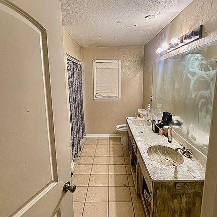Downstairs bathroom 