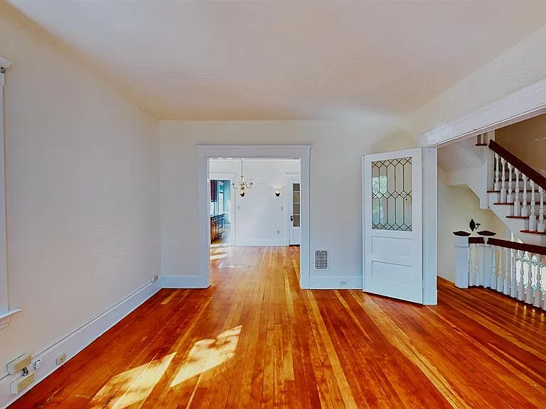 136 Mansfield St — Photo 6
