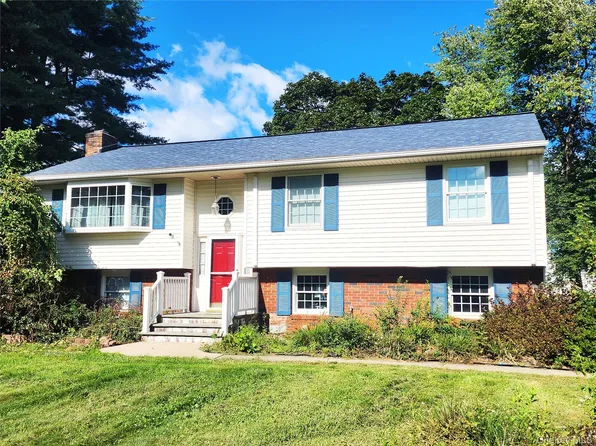 102 Meadow Lane, Lagrangeville, NY 12603
