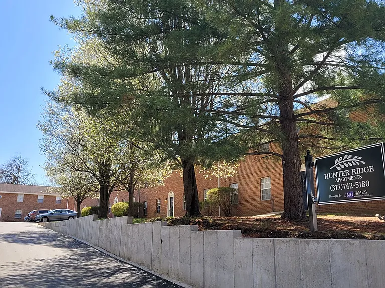 Hunter Ridge Apartments — Photo 10