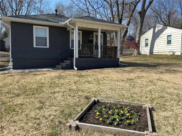 9046 Grand Ave, Kansas City, MO 64114