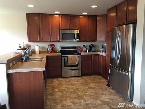 2nd image of 1026 81st Dr SE