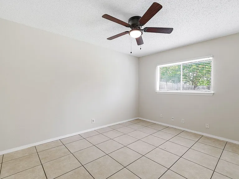 6210 Valley Queen — Photo 16