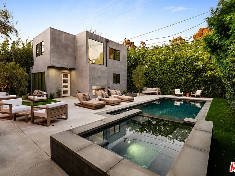 615 23rd St — Photo 37