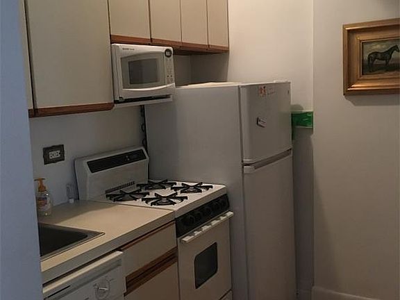 5th image of 157-163 E 72nd St #6F