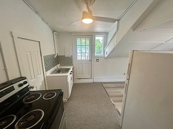5th image of 120 Tinker St #4
