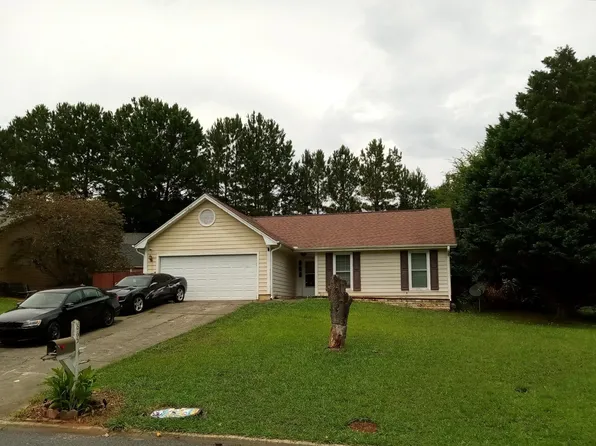 865 Harbins Cove Dr, Lilburn, GA 30047