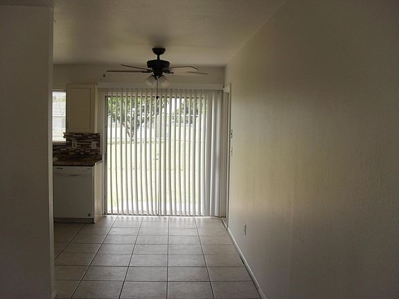 4th image of 354 SW Belmont Cir