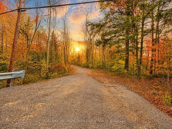 1219 Dunning Rd, Ottawa, ON K4B 1J1