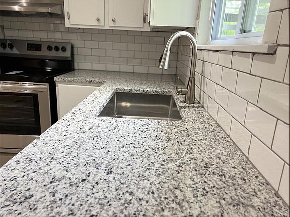 4th image of 1323 N 63rd Ter