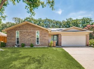 2920 Bluebonnet Ln, Bedford, TX 76021