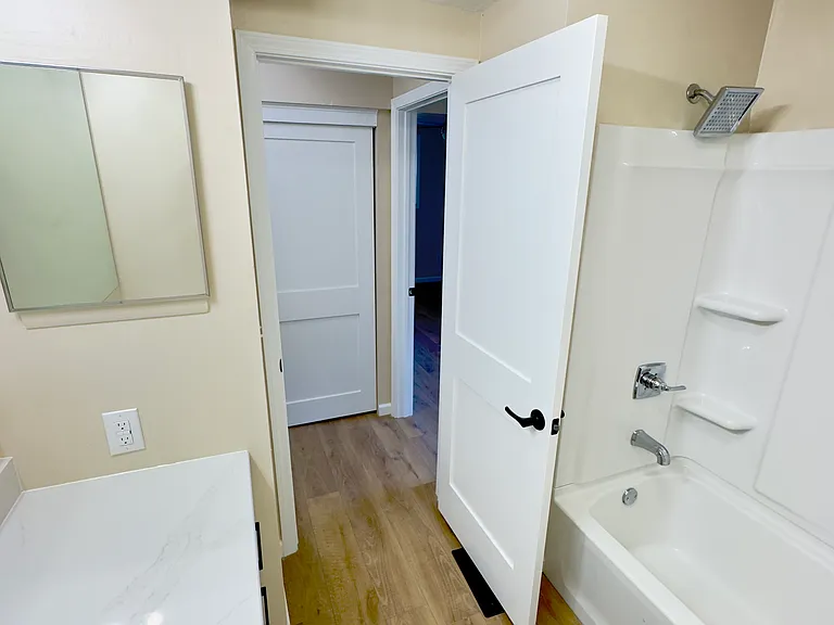 1301 Trade Sq W #1 — Photo 7