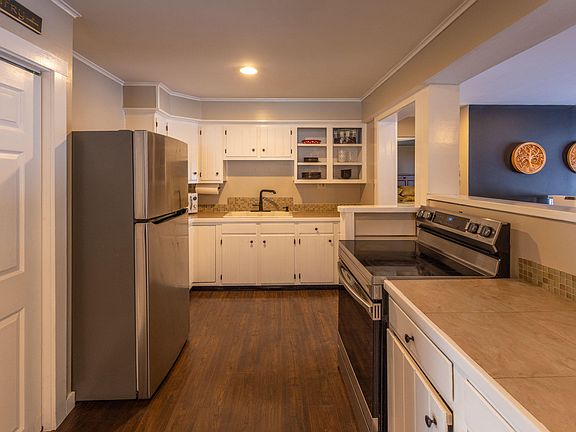 3rd image of 224 Tolman Road