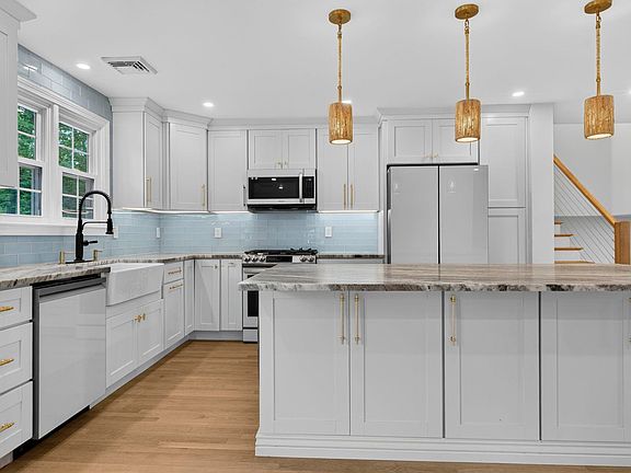4th image of 91 Carolan Avenue