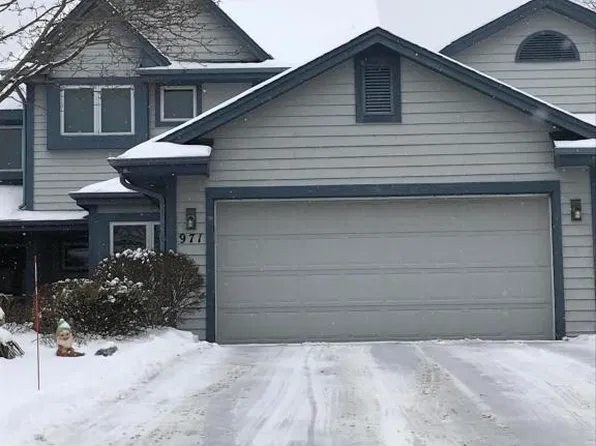 971 Bay View Cir #28, Mukwonago, WI 53149