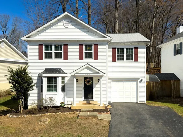 10016 Park Woods Ln, Burke, VA 22015