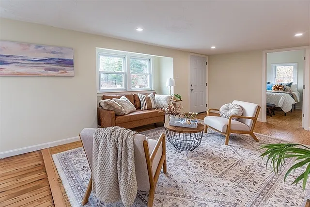 2 bed, 732 sqft, $2,000 — Photo 4