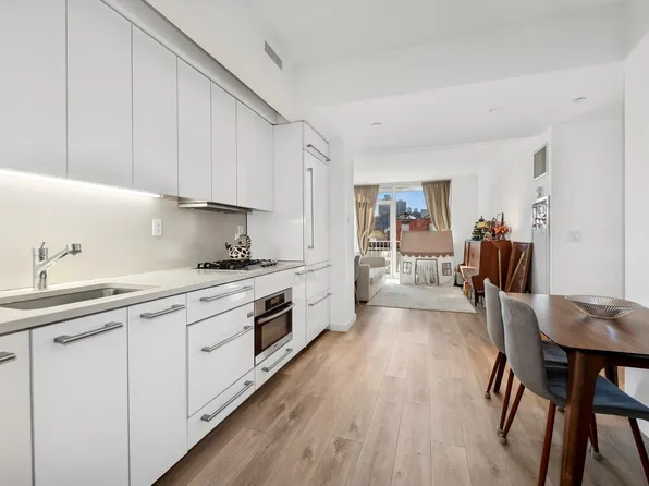 340 East 23rd Street 6C image 1 of 11