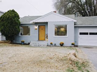 1061 W Ridgeway Ave, Hermiston, OR 97838