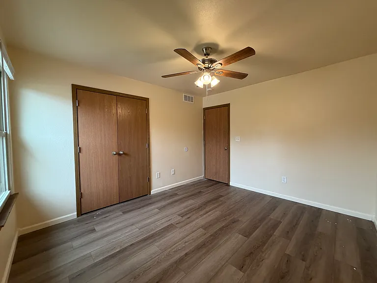1418 Greensboro Dr — Photo 5