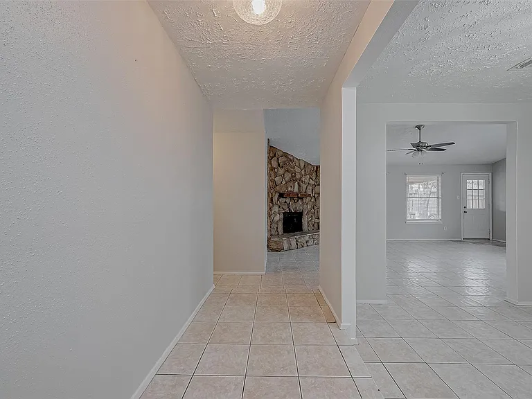 10322 Clarktower Ln — Photo 3