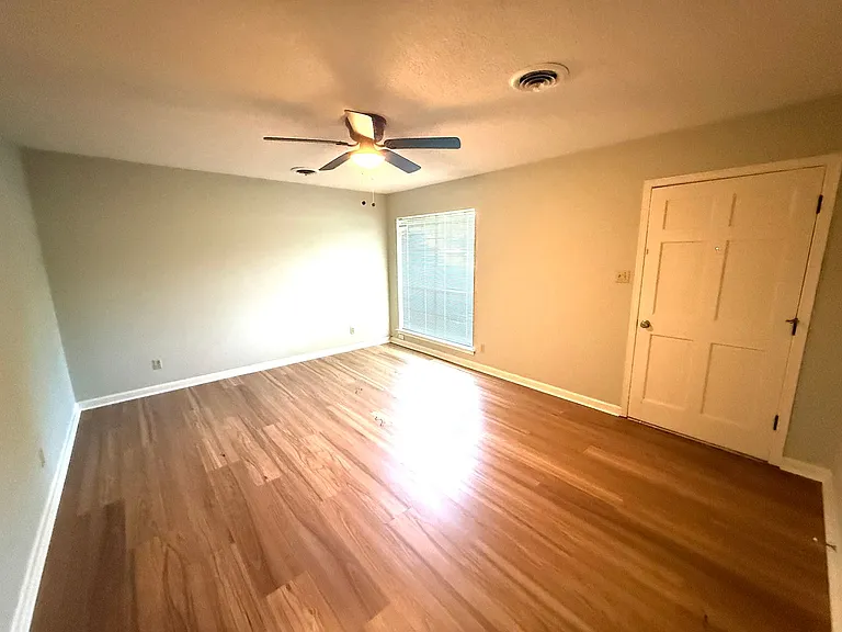 241 Kroy Dr — Photo 9