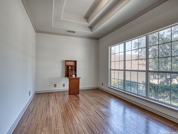 3rd image of 18310 DIAMOND CIR