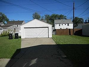 2nd image of 189 Mayville Ave