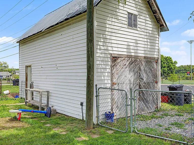 314 Clement St — Photo 8