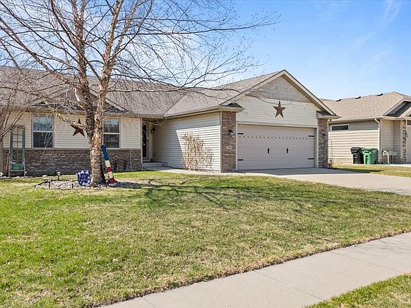 2nd image of 306 NW Mils Dr