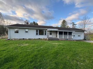 3334 W Glendora Rd, Three Oaks, MI 49128