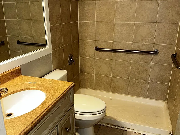 635 Jeff Davis Dr — Photo 14