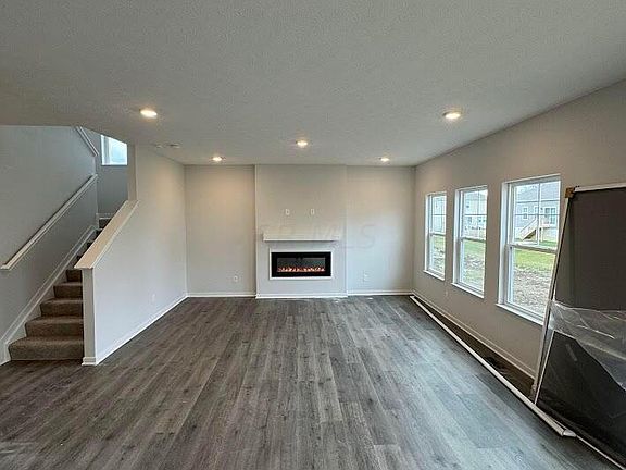 5th image of 291 Springer Woods Blvd