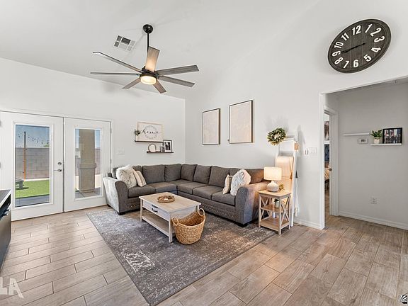 5th image of 306 N Escamilla Ct