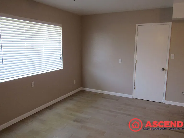 2623 Van Buren Pl — Photo 6