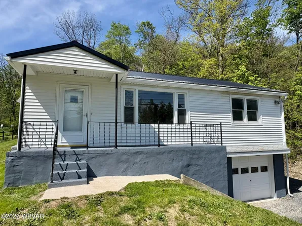 2914 Woodward Ave, Lock Haven, PA 17745