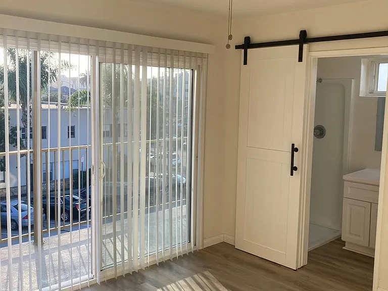 650 Linden Ave — Photo 65
