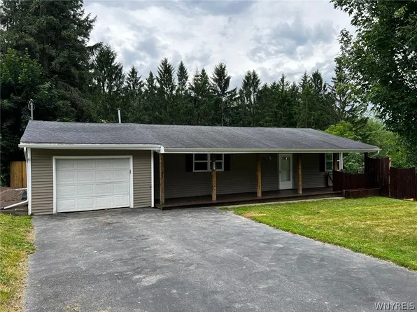 8497 Heath Rd, Colden, NY 14033